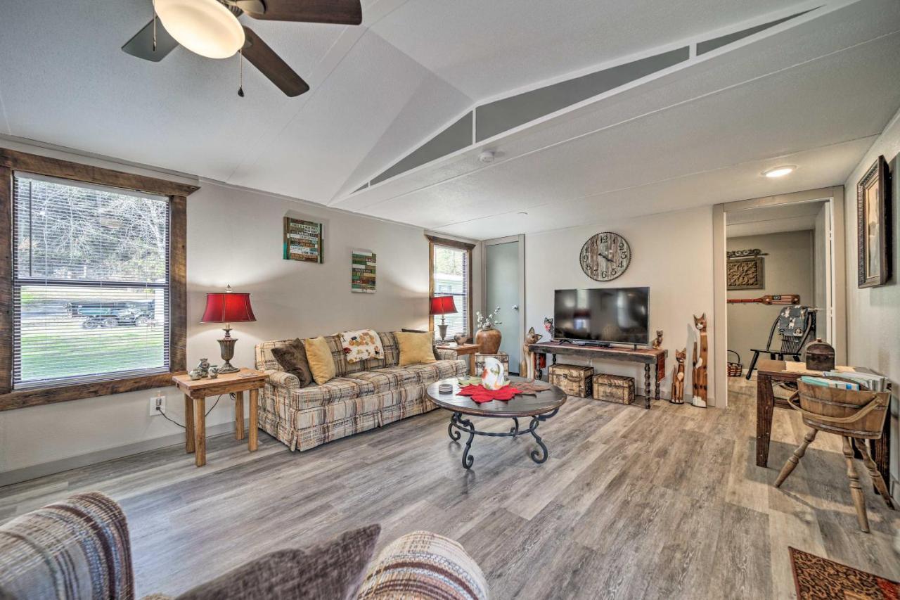 Smoky Mountain Vacation Rental With Hot Tub And Kayaks Whittier Eksteriør bilde