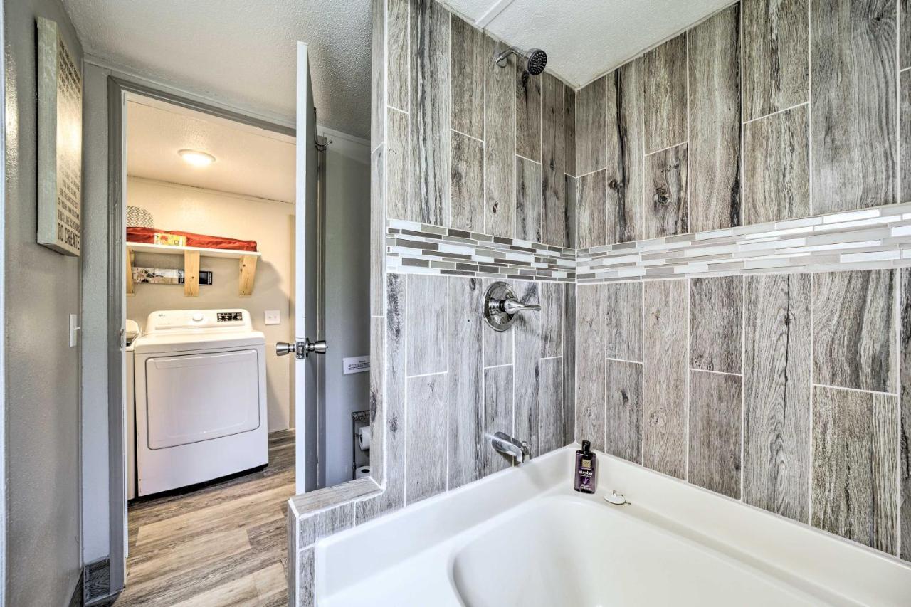 Smoky Mountain Vacation Rental With Hot Tub And Kayaks Whittier Eksteriør bilde