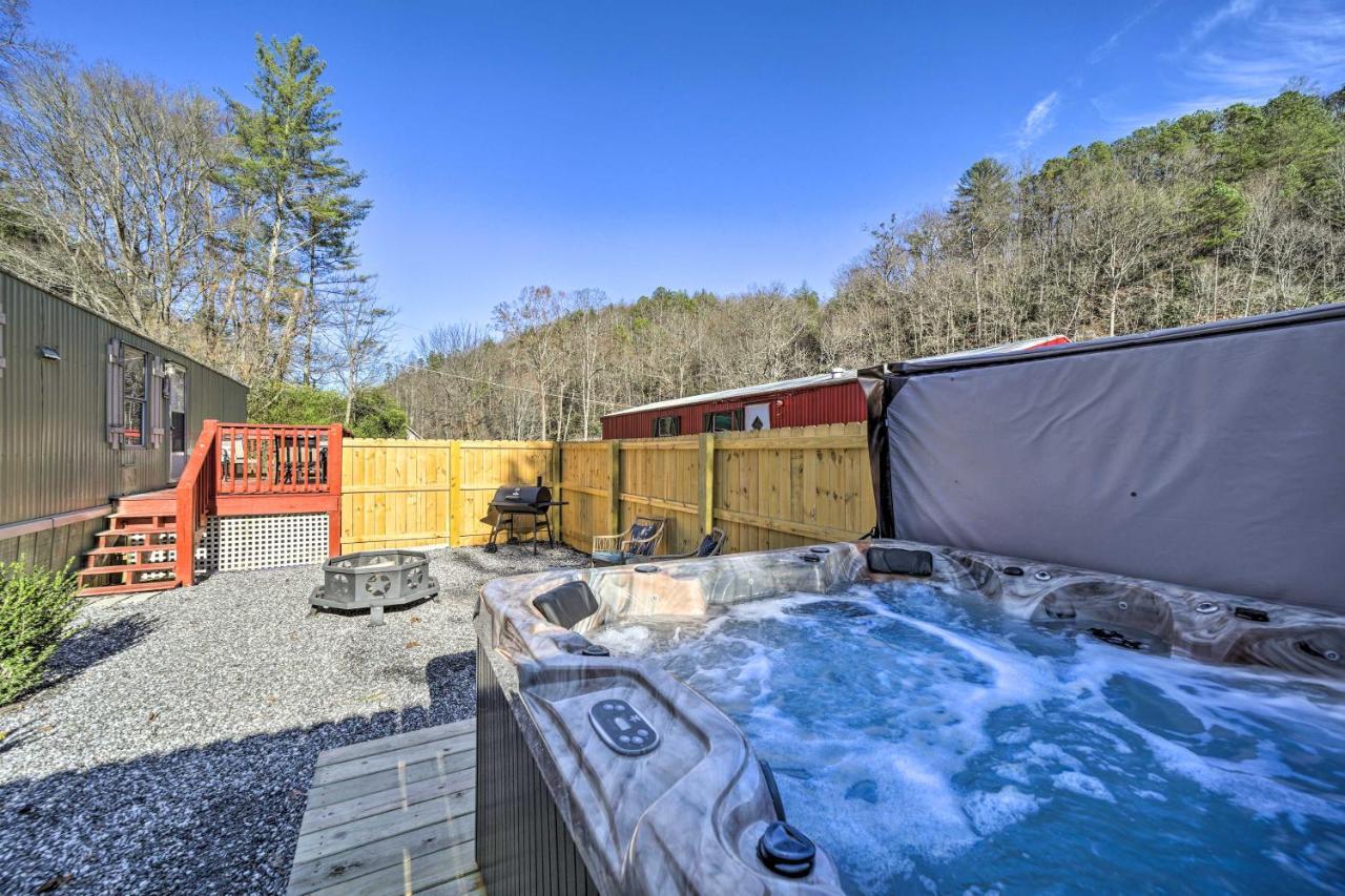 Smoky Mountain Vacation Rental With Hot Tub And Kayaks Whittier Eksteriør bilde