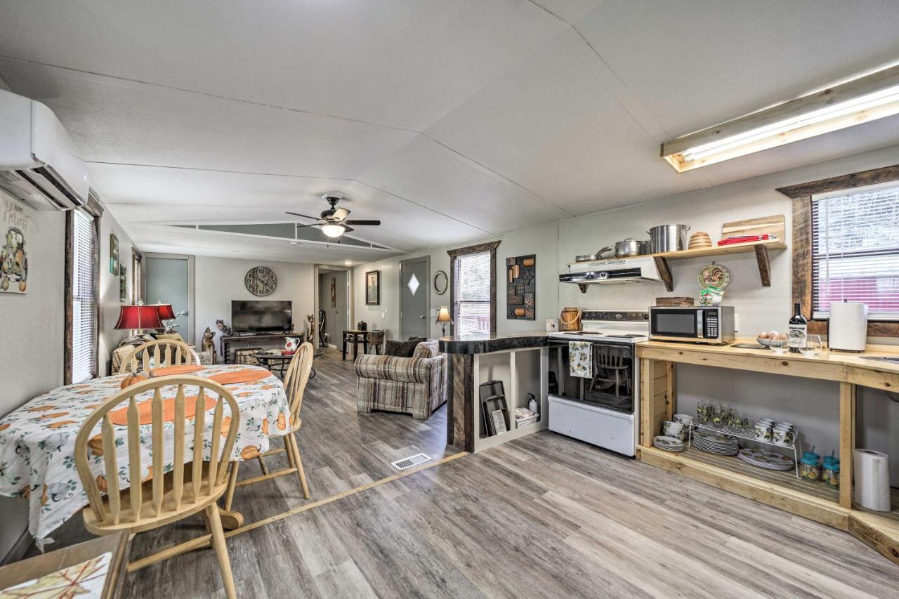 Smoky Mountain Vacation Rental With Hot Tub And Kayaks Whittier Eksteriør bilde